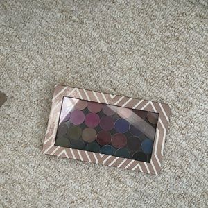 Makeup Geek Z Pallet eyeshadows